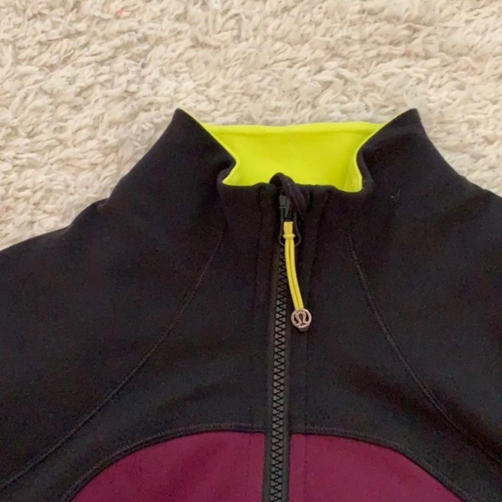 Lululemon jacket size 4 - Picture 3 of 3